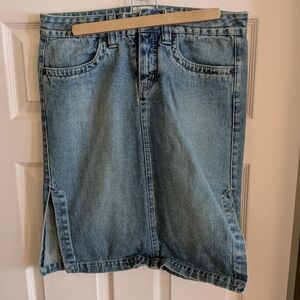 Stylish Blue Denim Midi Skirt